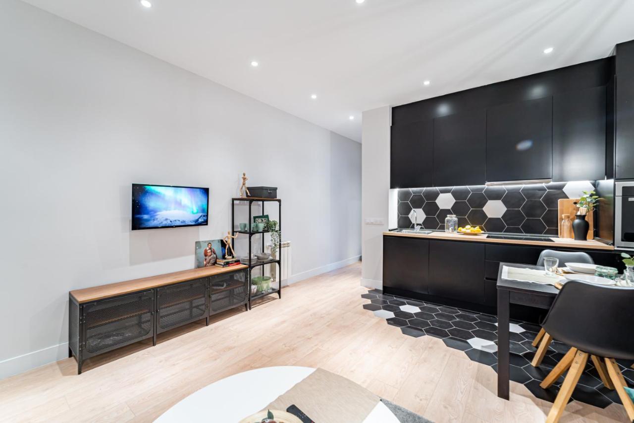 Edsam Madrid Apartments Black Экстерьер фото