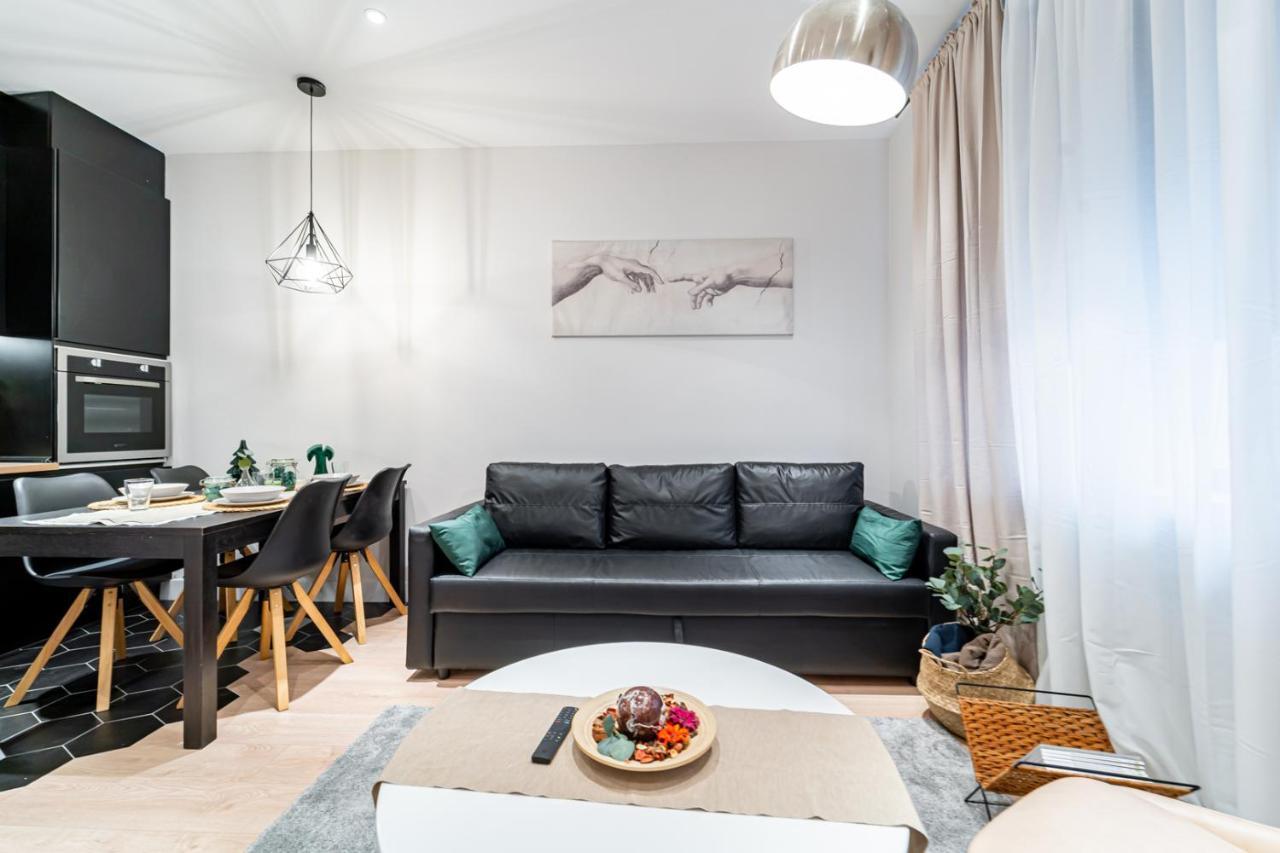 Edsam Madrid Apartments Black Экстерьер фото