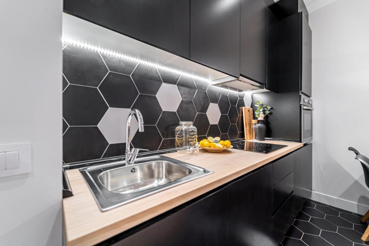 Edsam Madrid Apartments Black Экстерьер фото