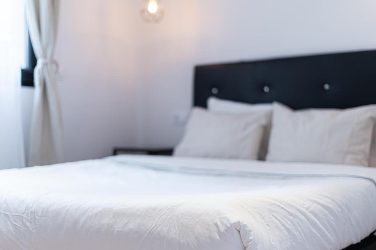 Edsam Madrid Apartments Black Экстерьер фото