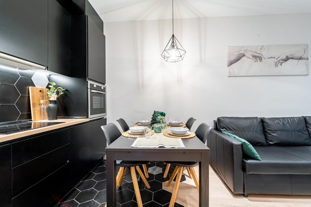 Edsam Madrid Apartments Black Экстерьер фото